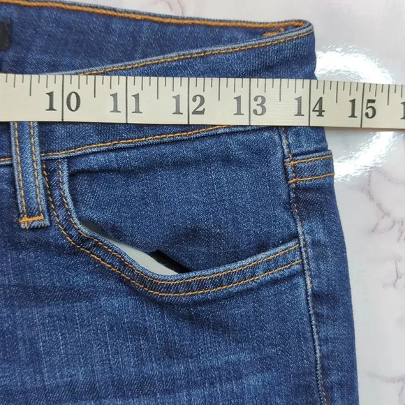 Joe's Jeans. Excellent Condition. Size 26. - Picture 7 of 9